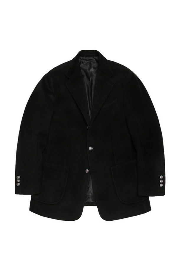 413 캐시미어 울 스포츠 재킷 (블랙)은 포멀하고 클래식한 스타일을 추구하는 남성들을 위한 자켓입니다. 부드러운 촉감의 캐시미어와 울 소재를 사용하여 고급스러운 착용감을 선사하며, 두꺼운 두께감으로 보온성을 높였습니다. 레귤러 핏에 긴 소매 기장으로 디자인되었으며, 3버튼/2버튼 클로저, 바르카 포켓, 프론트 아웃 포켓, 사이드 벤트, 풀 라이닝 등 디테일이 돋보입니다. 오피스룩, 비즈니스 캐주얼, 회의룩 등 다양한 TPO에 활용하여 클래식, 미니멀, 시크한 스타일을 연출할 수 있습니다.
