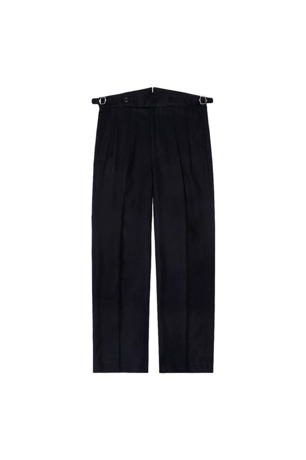 W412 르브 플리츠 울 트라우저 (다크 네이비)는 가을과 겨울에 어울리는 남성용 바지입니다. 클래식과 미니멀 스타일을 추구하는 분들을 위한 레귤러핏 긴바지로, 울 소재의 두꺼운 두께감과 플리츠 디테일이 특징입니다. 다크 네이비 컬러로 오피스룩, 비즈니스 캐주얼, 출근룩 등 다양한 TPO에 활용 가능합니다. 무지 디자인으로 어떤 상의에도 잘 어울리며, 부드러운 촉감으로 편안하게 착용할 수 있습니다.
