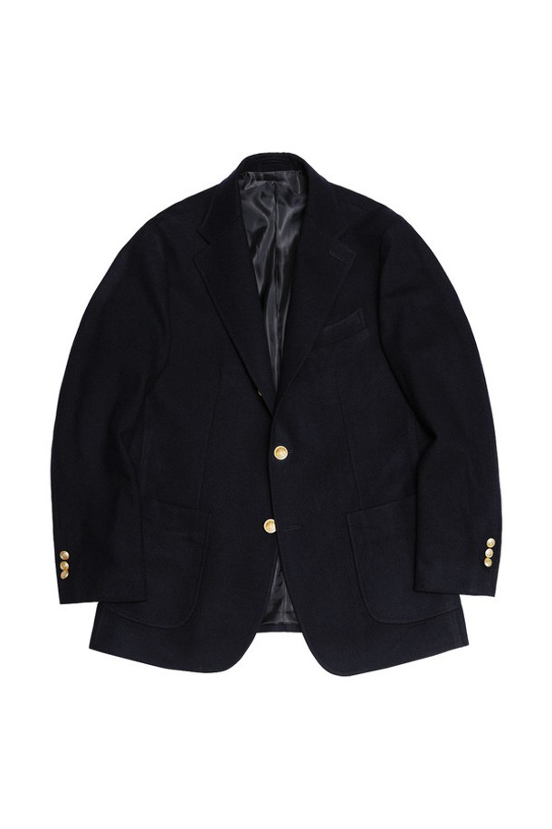 412 레브 울 재킷 (다크 네이비)는 가을과 겨울, 당신의 품격을 높여줄 남성용 테일러드 자켓입니다. 부드러운 촉감의 울 소재와 두꺼운 두께감으로 따뜻함과 편안함을 동시에 선사합니다. 클래식하고 미니멀한 디자인에 싱글 버튼 여밈과 레귤러 핏으로 세련된 실루엣을 연출합니다. 다크 네이비 컬러와 골드 버튼 디테일이 더해져 오피스룩, 비즈니스 캐주얼, 모임룩 등 다양한 TPO에 활용 가능합니다. 시크한 스타일을 완성해보세요.
