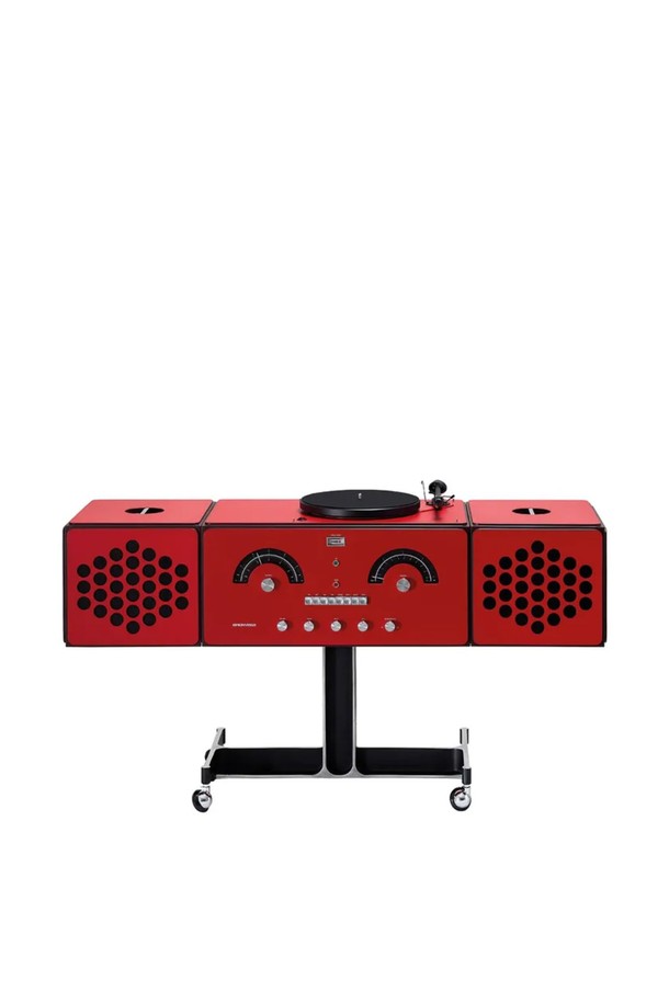 브리온베가 라디오포노그라포 rr-226 레드는 Achille Castiglioni의 디자인으로, 레트로 스타일을 추구하는 음향 애호가를 위한 제품입니다. 알루미늄 소재로 제작되었으며, 선명한 레드 컬러가 돋보이는 디자인이 특징입니다. 오디오 기능을 제공하며, 무지 패턴으로 깔끔함을 더했습니다. 다양한 공간에 세련된 분위기를 연출할 수 있는 매력적인 음향 가전입니다.
