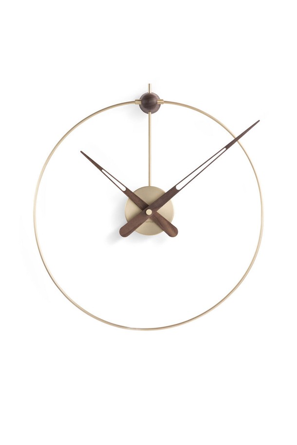 스페인 NOMON(노몬) 브랜드의 마이크로 안다 골드 벽시계입니다. 모던, 유니크, 아방가르드한 스타일을 추구하는 인테리어 소품으로, 골드 컬러가 고급스러운 분위기를 연출합니다. 핸드메이드 방식으로 제작되어 섬세함을 더하며, 쿼츠 무브먼트를 사용하여 정확한 시간을 제공합니다. 당신의 공간에 특별함을 더해 줄 매력적인 벽시계를 만나보세요.
