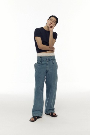 사랑유랑 핏티드 티셔츠 - NAVY