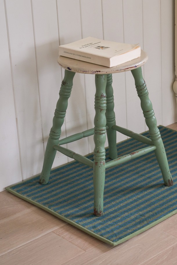 [오디넌트] 소피 논슬립 러그 욕실 발매트 S는 욕실 사용에 적합한 러그 형태의 발매트입니다. S 사이즈로, 좁은 공간에도 효율적으로 사용할 수 있습니다. 미끄럼 방지 기능이 있어 안전하게 사용할 수 있으며, 욕실 용품으로 쾌적한 환경을 조성합니다. 부드러운 러그 재질로 제작되어 편안한 사용감을 제공합니다. 욕실 공간에 실용성과 디자인을 더해주는 아이템입니다.
