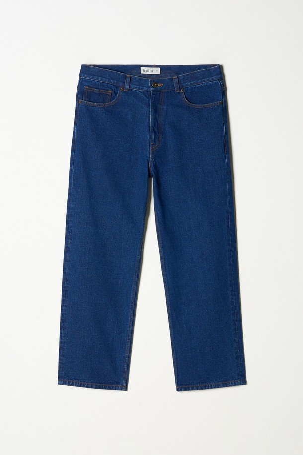 베이직하고 캐주얼한 스타일의 스트레이트 데님 팬츠입니다. 남녀 공용으로 착용 가능하며, 일상복으로 활용하기 좋습니다. 블루, 네이비, 블랙, 그레이, 화이트 5가지 컬러로 출시되어 폭넓은 선택이 가능합니다. 봄, 여름, 가을 시즌에 적합하며, 레귤러 핏에 뻣뻣한 데님 소재로 제작되었습니다. 출근룩과 데이트룩에 모두 잘 어울리는 미니멀하고 클래식한 디자인입니다.
