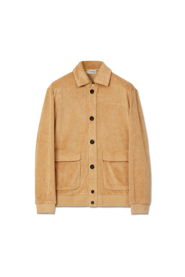 부드러운 촉감의 울(Wool) 소재와 니트(Knit) 짜임으로 포근함을 더한 여성 부클 포켓 가디건입니다. 베이직하고 캐주얼한 스타일로, 가을과 겨울에 따뜻하게 착용하기 좋습니다. 라운드넥 디자인에 레귤러핏으로 편안하게 착용 가능하며, 크롭 기장으로 다리가 길어 보이는 효과를 줍니다. 넉넉한 포켓 디테일과 부클 원단이 돋보이는 디자인으로 데이트룩, 모임룩, 캐주얼, 클래식, 미니멀 등 다양한 스타일 연출에 활용할 수 있습니다. 베이지 색상으로 어떤 옷에도 쉽게 매치하여 따뜻하고 부드러운 분위기를 연출할 수 있습니다.
