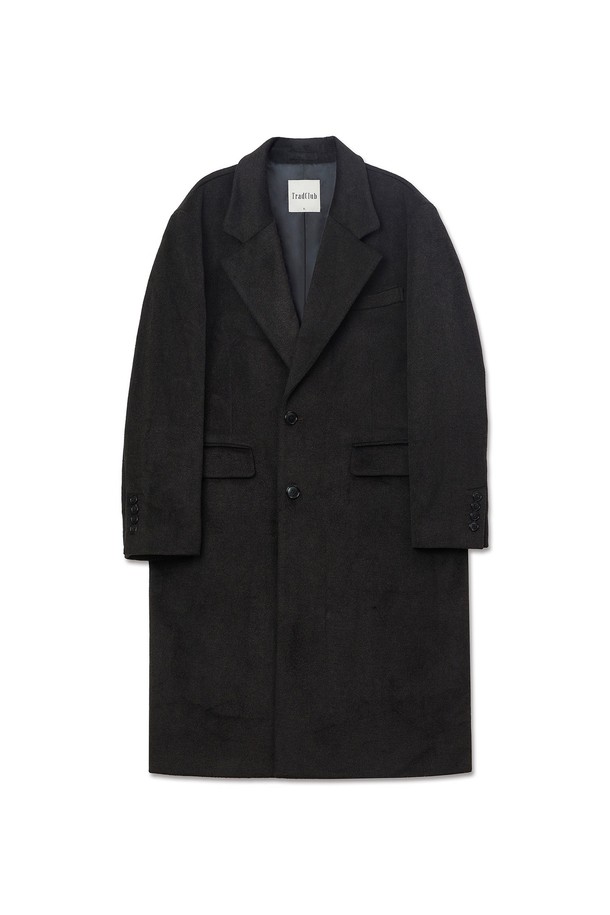 세련된 스타일을 완성하는 스탠다드 싱글 울 코트입니다. 블랙 컬러의 롱 기장, 레귤러 핏으로 베이직하면서도 클래식한 매력을 선사합니다. 울 소재 특유의 고급스러운 분위기와 두꺼운 두께감으로 가을, 겨울 시즌 따뜻하게 착용할 수 있습니다. 싱글 버튼 여밈 방식과 긴 소매 디자인으로 깔끔하고 미니멀한 스타일을 연출하며, 출근룩, 오피스룩, 모임룩 등 다양한 TPO에 활용 가능합니다. 무지 패턴의 클래식한 디자인은 어떤 옷에도 잘 어울려 활용도가 높습니다.

