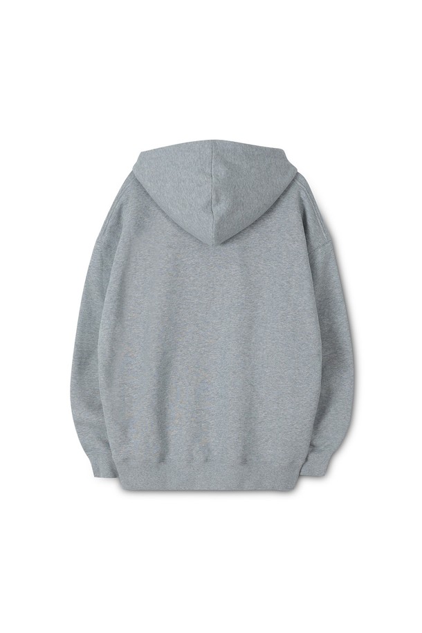 부드러운 기모 안감으로 따뜻함을 더한 베이직 기모 스웨트 오버 후드티입니다. 넉넉한 오버핏으로 편안한 착용감을 선사하며, 캐주얼하고 미니멀한 스타일을 연출합니다. 데일리룩, 집콕룩, 산책룩 등 다양한 TPO에 활용하기 좋습니다. 무지 디자인에 그레이 컬러로 어떤 스타일에도 쉽게 매치할 수 있으며, 긴 소매와 후드 디자인으로 보온성을 높였습니다. 포켓 디테일로 실용성까지 갖춘 가을, 겨울 필수템입니다.

