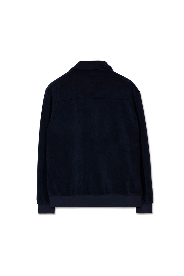 부드러운 촉감의 네이비 컬러 부클 포켓 가디건입니다. 울과 아크릴 혼방 소재로 제작되어 가을과 겨울에 따뜻하게 착용할 수 있습니다. 넉넉하고 편안한 레귤러핏에 라운드넥 디자인으로, 베이직하면서도 캐주얼한 스타일을 연출합니다. 긴 소매와 포켓 디테일이 실용성을 더하며, 출근룩과 모임룩, 캐주얼, 클래식, 미니멀한 스타일 모두 소화 가능합니다. 두께감 있는 소재로 포근함을 선사합니다.
