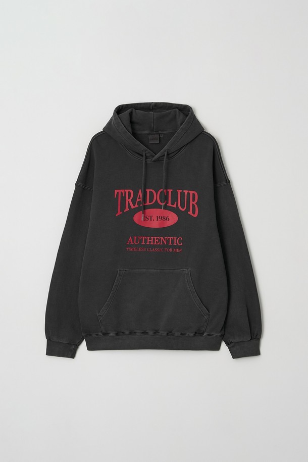 글래스고 피그먼트 워싱 오버 후드티는 공용으로 제작된 캐주얼, 스트릿 스타일의 후드티입니다. 부드러운 면 소재에 넉넉한 오버핏으로 편안한 착용감을 선사하며, 가을, 겨울 시즌에 적합합니다. 블랙, 차콜 색상으로 출시되었으며, 긴 소매와 후드 디자인이 특징입니다. 피그먼트 워싱 기법으로 빈티지한 느낌을 살린 로고, 프린트 무늬의 두꺼운 두께감을 가진 후드티입니다. 데일리룩에 스트릿 무드를 더해보세요.
