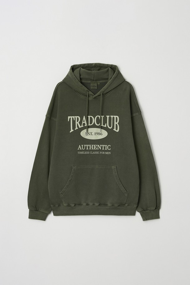 글래스고 피그먼트 워싱 오버 후드티는 5가지 컬러로 출시되어, 캐주얼 및 스트리트 스타일을 즐기는 분들께 적합한 상의입니다. 면 소재로 제작되어 부드러운 촉감을 제공하며, 두꺼운 두께감으로 봄, 가을, 겨울까지 폭넓게 활용 가능합니다. 오버핏 디자인에 후드, 긴소매, 로고 및 프린트 패턴이 더해져 개성 있는 스타일을 연출합니다. 피그먼트 워싱 기법으로 빈티지한 느낌을 살린 이 후드티는 일상생활에서 편안하게 착용하기 좋습니다.
