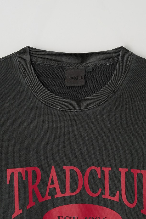 글래스고 피그먼트 워싱 오버 맨투맨은 캐주얼, 미니멀, 클래식 스타일을 아우르는 남성용 맨투맨입니다. 부드러운 면 소재에 피그먼트 워싱 기법을 더하여 자연스러운 색감과 빈티지한 느낌을 살렸습니다. 라운드넥 디자인과 긴 소매, 오버핏으로 편안한 착용감을 제공하며, 봄, 가을, 겨울 세 계절 모두 활용 가능합니다. 그레이, 블랙, 화이트, 베이지, 네이비의 5가지 다채로운 컬러 옵션으로, 베이직하면서도 개성 있는 스타일 연출에 용이합니다. 로고 또는 프린트 무늬로 포인트를 더했습니다.
