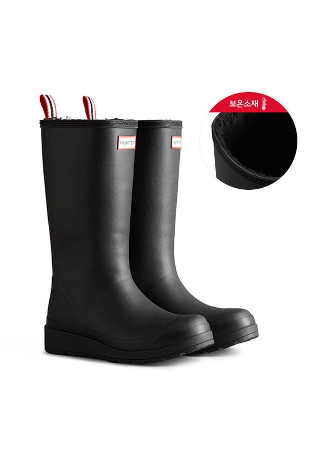 [WOMEN] 오리지널 플레이 인슐레이티드 톨 부츠 - 블랙 WFT2235RMABLK는 여성용 부츠로, 가을과 겨울에 따뜻하게 신을 수 있습니다. 블랙 색상의 라운드 앞코 디자인, 슬립온 스타일로 편안한 착용감을 제공합니다. 방수 기능과 보온 안감을 갖춰 실용적이며, 미니멀, 클래식, 캐주얼 룩에 모두 잘 어울립니다. 출근룩에 세련된 포인트를 더할 수 있는 톨 부츠입니다. 고무와 합성가죽 소재로 제작되었습니다.
