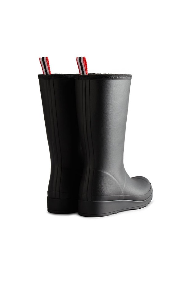 [WOMEN] 오리지널 플레이 인슐레이티드 톨 부츠 - 블랙 WFT2235RMABLK는 여성용 부츠로, 가을과 겨울에 따뜻하게 신을 수 있습니다. 블랙 색상의 라운드 앞코 디자인, 슬립온 스타일로 편안한 착용감을 제공합니다. 방수 기능과 보온 안감을 갖춰 실용적이며, 미니멀, 클래식, 캐주얼 룩에 모두 잘 어울립니다. 출근룩에 세련된 포인트를 더할 수 있는 톨 부츠입니다. 고무와 합성가죽 소재로 제작되었습니다.
