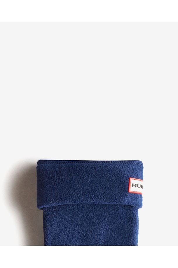 [KIDS] 오리지널 부츠삭스 - 네이비 KAS3419RCFNVY는 키즈를 위한 캐주얼 및 미니멀 스타일의 부츠삭스입니다. 사계절 모두 착용 가능하며, 네이비 색상의 무지 디자인으로 제작되었습니다. 다양한 룩에 편안하게 매치할 수 있는 데일리 아이템입니다. 부츠와 함께 착용하여 스타일리시한 연출을 완성해보세요.
