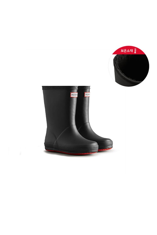 [KIDS] 퍼스트 클래식 인슐레이티드 레인부츠 - 레드블랙 KFT5047RMALBK는 비가 오는 날과 일상에서 모두 활용하기 좋은 키즈 레인부츠입니다. 라운드 앞코 디자인에 레드와 블랙 컬러 배색이 돋보이며, 캐주얼하고 미니멀한 스타일을 연출합니다. 고무 소재로 제작되어 방수 기능이 뛰어나고, 미끄럼 방지 기능으로 안전하게 활동할 수 있습니다. 안감은 인슐레이티드 처리되어 보온성을 제공하며, 봄, 여름, 가을 계절에 적합합니다. 오픈형 디자인으로 신고 벗기 편리합니다.
