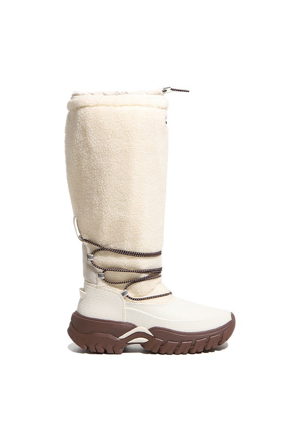 [WOMEN] 시어링 인슐레이티드 톨 스노우부츠 - 화이트윌로우 WFT2204HERWLT는 여성용 겨울 스노우부츠입니다. 라운드 토우 디자인에 지퍼형 여밈으로 편안하게 착용 가능하며, 톨 탑라인이 다리를 따뜻하게 감싸줍니다. 화이트 컬러의 무지 디자인으로 다양한 룩에 매치하기 용이하며, 시어링 안감과 주요 소재를 사용하여 보온성을 높였습니다. 방수 기능과 인슐레이티드 처리로 눈, 비가 오는 날씨에도 쾌적하게 신을 수 있으며, 플랫 굽으로 편안한 착용감을 제공합니다. 여행, 휴가, 캠핑 등 다양한 TPO에 캐주얼, 미니멀, 고프코어 스타일로 연출하기 좋습니다.
