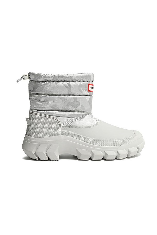 [WOMEN] 인트레피드 리플렉티브 카모 숏 스노우부츠 - 패턴그레이 WFS1004PCTPTG는 여성용 스노우부츠입니다. 캐주얼, 고프코어, 스포티 스타일을 연출하기 좋으며, 여행, 휴가, 캠핑 등 다양한 TPO에 활용 가능합니다. 라운드 앞코에 나일론 소재, 기모 안감으로 따뜻함을 더하고 플랫 굽으로 편안한 착용감을 제공합니다. 카모 패턴과 리플렉티브(재귀반사) 기능, 조임 끈으로 편의성을 높였으며, 방수 및 보온 기능으로 겨울철 야외 활동에 적합합니다. 숏 탑라인으로 활동성을 더했습니다.
