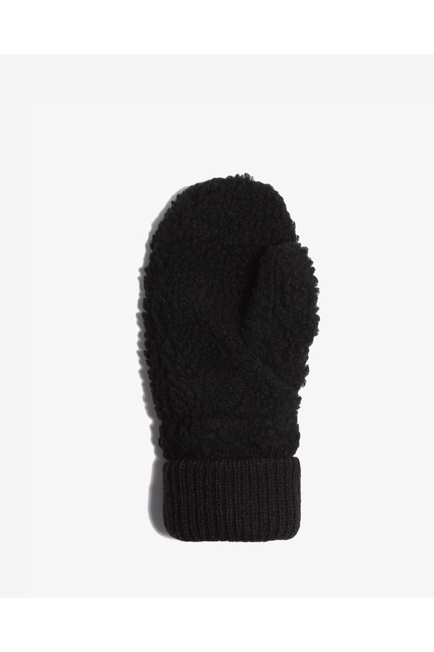 [UNISEX] 인트레피드 손모아장갑 - 블랙 HR10088BLK는 미니멀, 클래식, 캐주얼 스타일에 적합한 유니섹스 장갑입니다. 겨울철 보온성을 위해 두꺼운 두께로 제작되었으며, 부드러운 촉감이 특징입니다. 겉감, 안감 모두 폴리에스테르 100%로 제작되었으며, 커프스는 아크릴 100%로 구성되었습니다. 손모아 디자인으로 보온성을 높였으며, 블랙 컬러의 무지 디자인으로 어떤 스타일에도 잘 어울립니다. 일상생활에서 따뜻하고 편안하게 착용할 수 있습니다.
