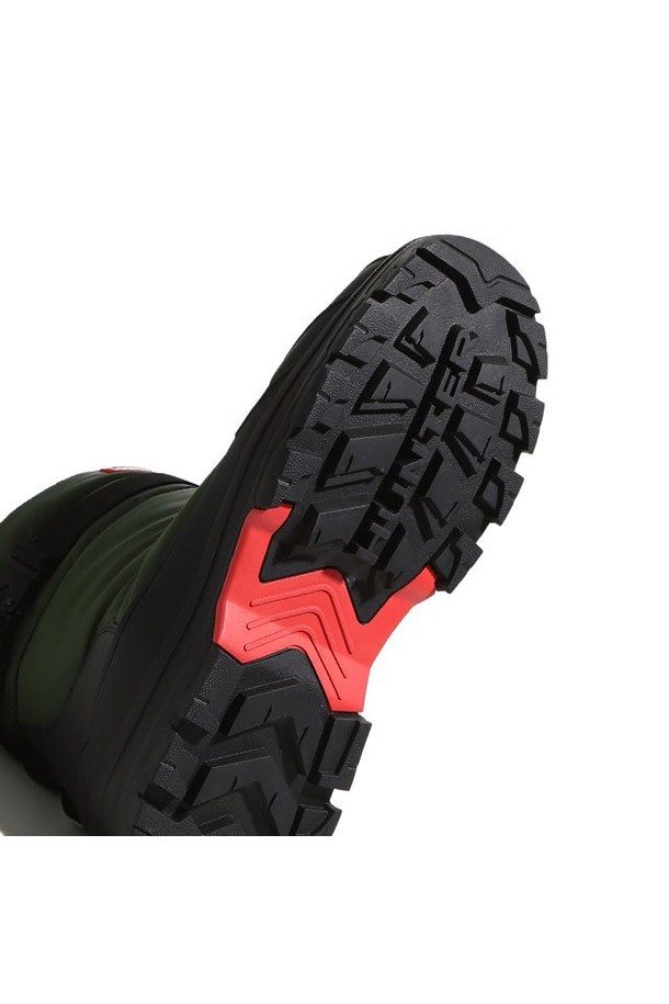 [MEN] 인트레피드 버클 숏 스노우부츠 - 플렉스 그린 MFS1000NYRFXB는 남성용 스노우부츠입니다. 플렉스 그린과 블랙 두 가지 색상으로 출시되었으며, 스노우스포츠와 일상생활 모두에 활용 가능합니다. 라운드 앞코와 숏 탑라인 디자인에 버클 여밈을 적용하여 세련된 외관을 자랑하며, 나일론과 고무 소재를 사용하여 내구성을 높였습니다. 기모 안감과 방수, 보온, 경량 기능을 갖춰 겨울철 따뜻하고 편안한 착용감을 제공합니다. 여행, 캠핑, 휴가 등 다양한 TPO에 캐주얼, 고프코어, 미니멀 스타일로 매치하여 개성 있는 룩을 연출해보세요.
