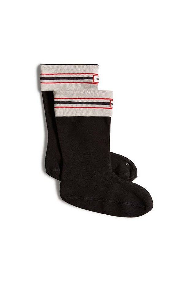 [UNISEX] 플레이 톨 부츠삭스 - 헌터화이트 UAS3418RPYHWT는 유니섹스 디자인의 흰색 부츠 삭스입니다. 면 소재로 제작되어 사계절 내내 착용하기 좋으며, 캐주얼 및 미니멀 스타일을 연출하기에 적합합니다. 발목 부분에 로고 패턴이 있으며, 단품으로 판매됩니다. 부츠와 함께 착용하여 포인트를 줄 수 있는 톨 삭스입니다.
