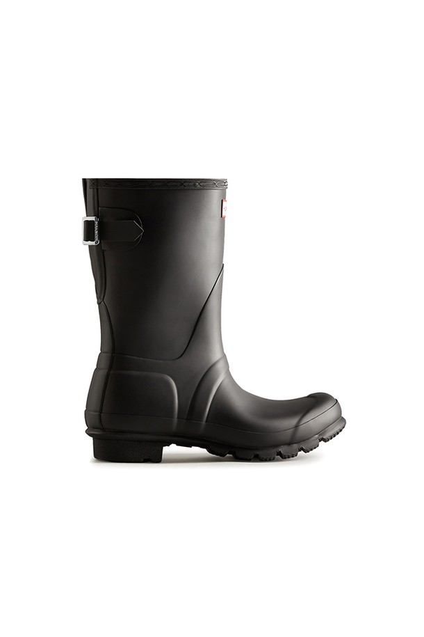 [WOMEN] 오리지널 백 어드저스터블 숏 레인부츠 - 블랙 WFS1013RMABLK는 방수 기능과 사이즈 조절이 가능한 여성 레인부츠입니다. 봄, 여름, 가을 계절에 적합하며, 여행룩과 휴가룩에 매치하기 좋습니다. 라운드 앞코와 플랫 굽 디자인으로 캐주얼, 미니멀, 클래식 스타일을 연출할 수 있습니다. 무지 패턴의 블랙 컬러 고무 소재로 제작되어 일상생활에서 폭넓게 활용 가능합니다. 오픈형 디자인과 숏 탑라인으로 편안하게 착용할 수 있습니다.
