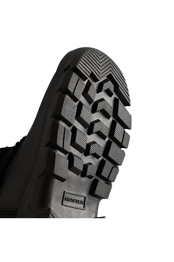 [JUNIOR] 인트레피드 쉐르파 스노우부츠 - 블랙/로고레드 JFT6057HERBOD는 유아동을 위한 겨울철 방한 및 방수 기능을 갖춘 스노우부츠입니다. 블랙과 로고 레드의 조화가 돋보이는 디자인으로, 스노우스포츠는 물론 일상생활에서도 활용 가능합니다. 라운드 앞코와 벨크로형 여밈, 미드컷 탑라인이 편안한 착용감을 제공하며, 기모 안감과 플랫 굽, 쉐르파 소재로 보온성을 높였습니다. 캐주얼, 스포티, 고프코어 스타일과 잘 어울리며, 여행, 캠핑, 휴가룩에 포인트를 더해줍니다.
