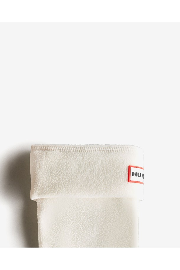 [KIDS] 오리지날 부츠삭스 - 헌터화이트 KAS3419RCFHWT는 키즈(KIDS)용 양말/삭스입니다. 부드러운 면 소재로 제작되어 흡습 기능이 있으며, 사계절 내내 착용하기 좋습니다. 무지 디자인에 베이직 스타일로 어떤 옷에도 잘 어울립니다. 부츠삭스 스타일로 캐주얼, 미니멀한 룩에 포인트를 더할 수 있으며, 화이트 컬러로 깔끔함을 더했습니다. 보통 두께감으로 편안한 착용감을 선사합니다.
