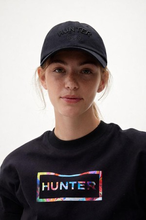 [UNISEX] 임브로이더리 1856 캡 - 블랙 HAU0003CHZBLK