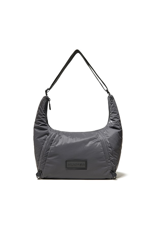 [UNISEX] 글로시 드로우스트링 미디 호보백 - 그레이 HDWK022BXZGRY는 나일론과 폴리우레탄 소재를 사용하여 제작된 유니섹스 호보백입니다. 미디 사이즈에 무지 패턴과 글로시한 디자인 장식이 특징이며, 조임용 끈으로 여닫을 수 있습니다. 동네 마실룩, 여행룩, 산책룩 등 다양한 TPO에 잘 어울리며, 캐주얼, 미니멀, 클래식 스타일을 연출하기 좋습니다. 재생 폴리에스터 안감을 사용하고 1년 품질보증을 제공합니다.
