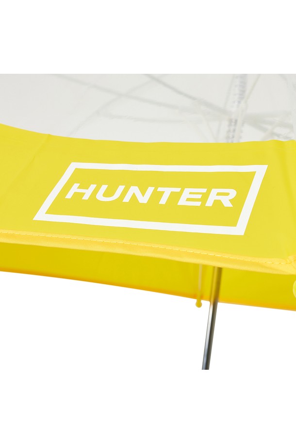 [KIDS] 머스타치 버블 우산 - 옐로우 HDK0001CUZYEL은 아이들을 위한 귀여운 머스타치 캐릭터 디자인의 우산입니다. 옐로우와 화이트 컬러 배색으로 산뜻함을 더하며, 폴리에스테르 소재로 제작되어 튼튼합니다. 버블 디자인과 방수 기능을 갖춰 일상생활에서 유용하게 사용할 수 있으며, 봄, 여름, 가을, 겨울 사계절 내내 사용 가능합니다. 키즈 사이즈로 제작되어 아이들이 편안하게 사용할 수 있으며, 캐주얼 스타일에 잘 어울립니다.
