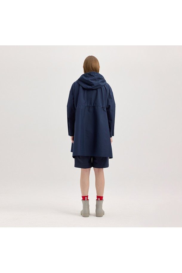 [WOMEN] 워터프루프 클린 라이트웨이트 레인자켓 - 다크네이비 HCW0005AJZDNV는 여성용 레인자켓입니다. 다크네이비 색상의 무지 디자인으로, 캐주얼 및 스포티 스타일을 연출하기 좋습니다. 봄, 여름, 가을 계절에 활용 가능하며, 얇고 부드러운 나일론 소재로 제작되어 가볍습니다. 방수 기능과 라이트웨이트 디자인으로 우천 시에도 편안하게 착용할 수 있으며, 레귤러핏의 긴 소매 집업 스타일입니다.
