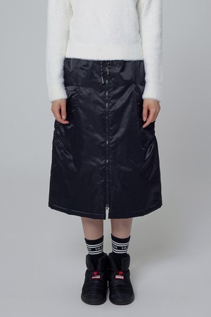 [WOMEN] 포켓 셔링 패딩 스커트 - 블랙 HDW0003AIZBLK