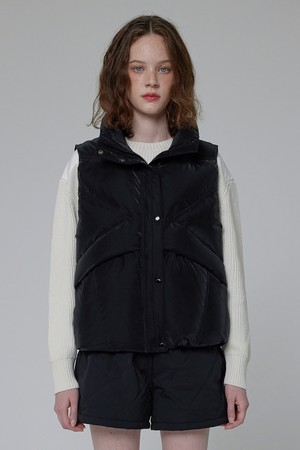 [WOMEN] 글로시 실크 터치 다운 베스트 - 블랙 HDW0001AVZBLK