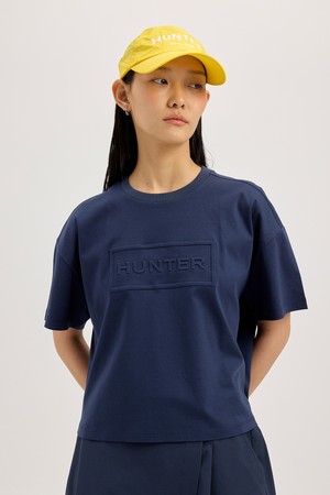 [WOMEN] 클린 코튼 엠보 로고 티셔츠 - 다크네이비 HCW0001ATZDNV