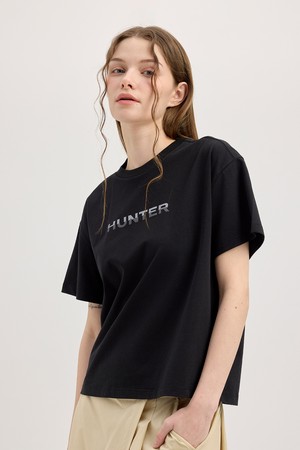 [WOMEN] 시즌 그래픽 로고 티셔츠 - 블랙 HCW0003ATZBLK