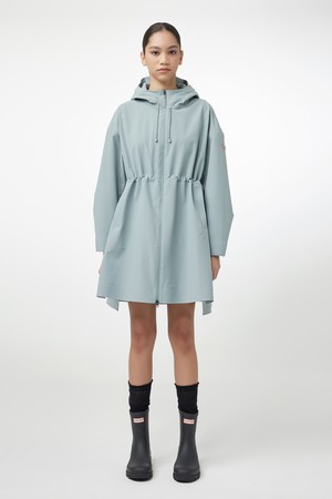 [WOMEN] 플레이 에센셜 웨더 자켓 - 라이트카키 HEW0004AJZLKH