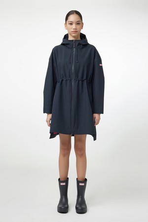 [WOMEN] 플레이 에센셜 웨더 자켓 - 블랙 HEW0004AJZBLK