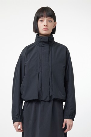 [WOMEN] 플레이 숏 웨더 자켓 - 블랙 HEW0007AJZBLK
