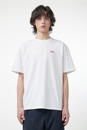 [MEN] 플레이 시그니처 로고 티셔츠 - 화이트 HEM0002ATZWHT