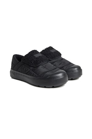 [UNISEX] 프로텍트 퀼팅 나일론 부클 슬리퍼 - 블랙 UFF7161NBRBLK