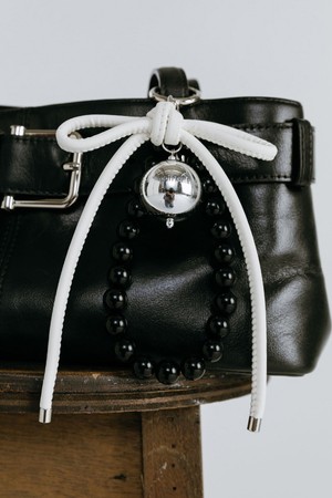 RIBBON BEAD KEYRING / WHITE