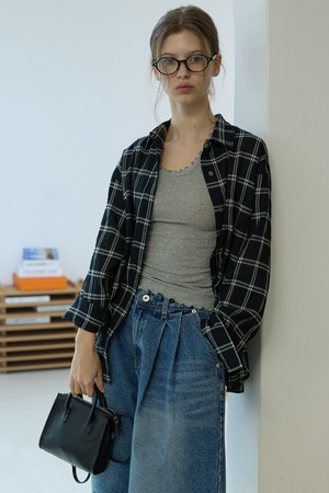 Check seersucker shirt Black