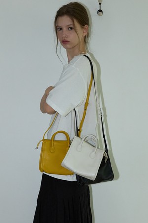 Handle strap leather bag