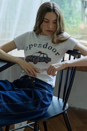 Opendoor car crop tee Ivory