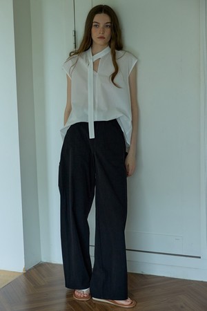 White wide cargo pants Black