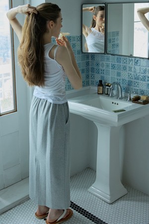 Stretchy straight long skirt Gray