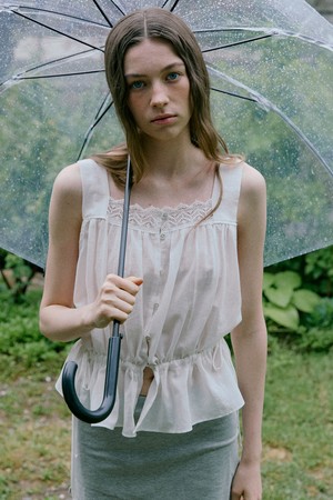Sleeveless lace ruffle top Ivory