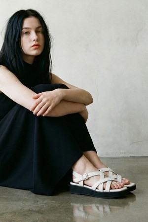 레더 스트랩 플랫폼 샌들 LC330_3cm