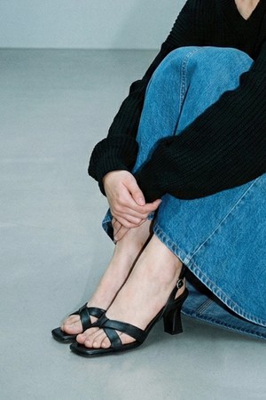 스퀘어토 미들힐 스트랩 샌들 LC535_6cm