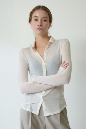 Silky Button TOP_Ivory